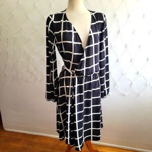 Lark & Ro Wrap Dress / Square Print / Size Large